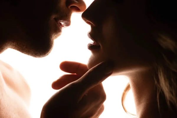 kissing